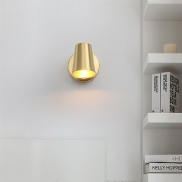 Bodová nástenná lampa s predným svetlom z mosadze Nordic