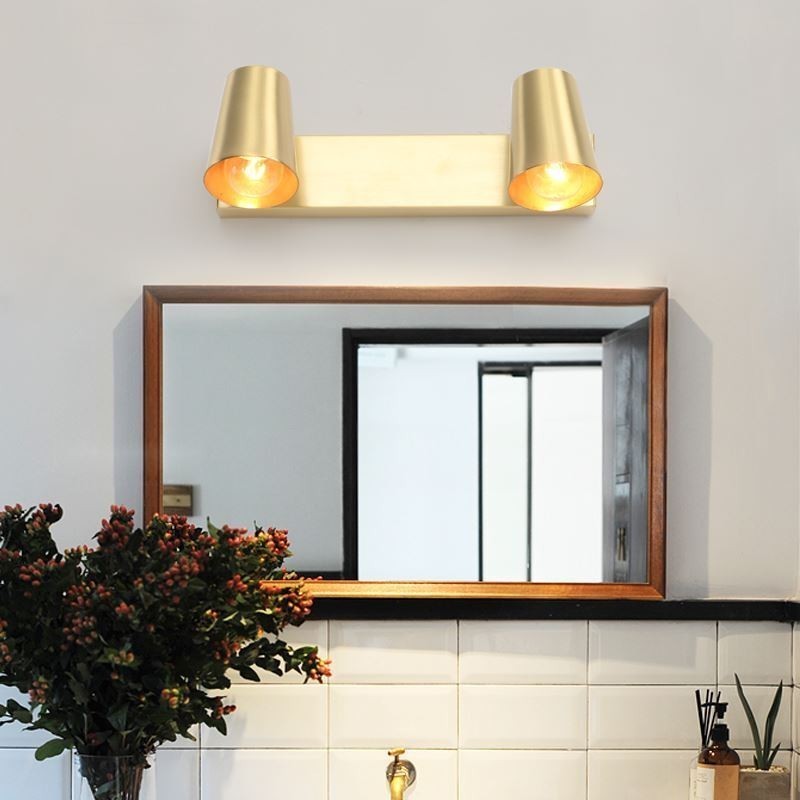 Bodová nástenná lampa s predným svetlom z mosadze Nordic