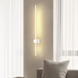 Moderná dlhá nástenná lampa s dekoráciou uličky s nočnou lampou