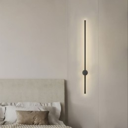Moderná dlhá nástenná lampa s dekoráciou uličky s nočnou lampou