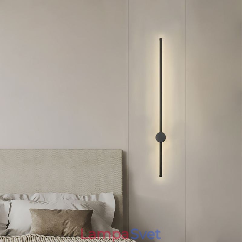 Moderná dlhá nástenná lampa s dekoráciou uličky s nočnou lampou