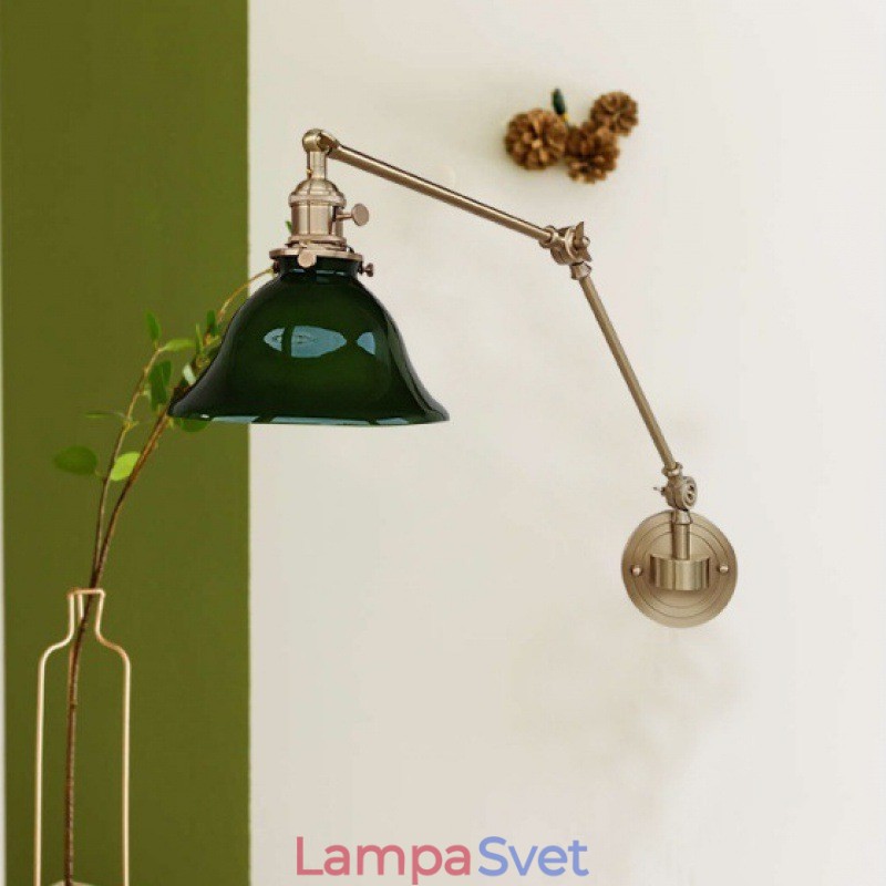 Moderné nástenné svietidlo so skleneným tienidlom