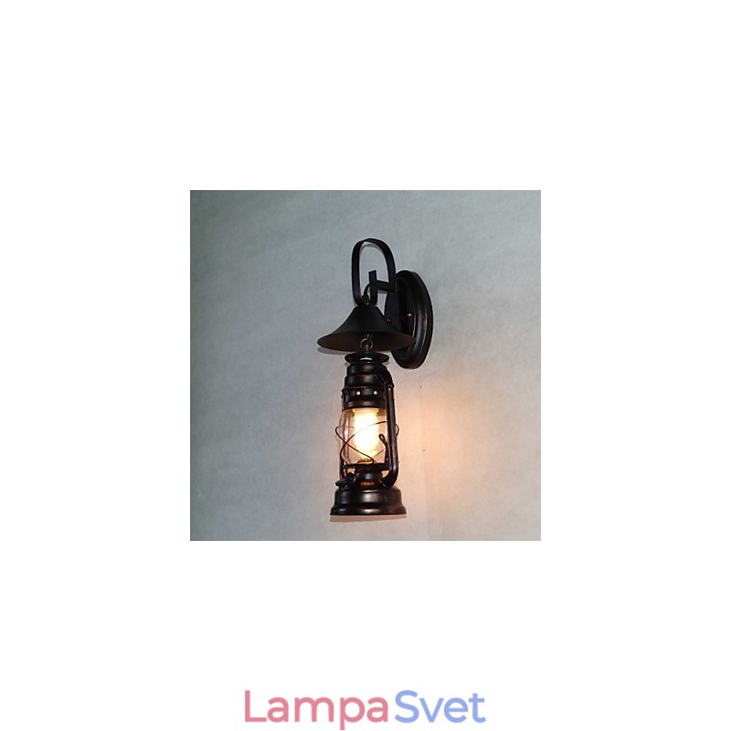Vintage čierna kovová nástenná lampa s jedným svetlom