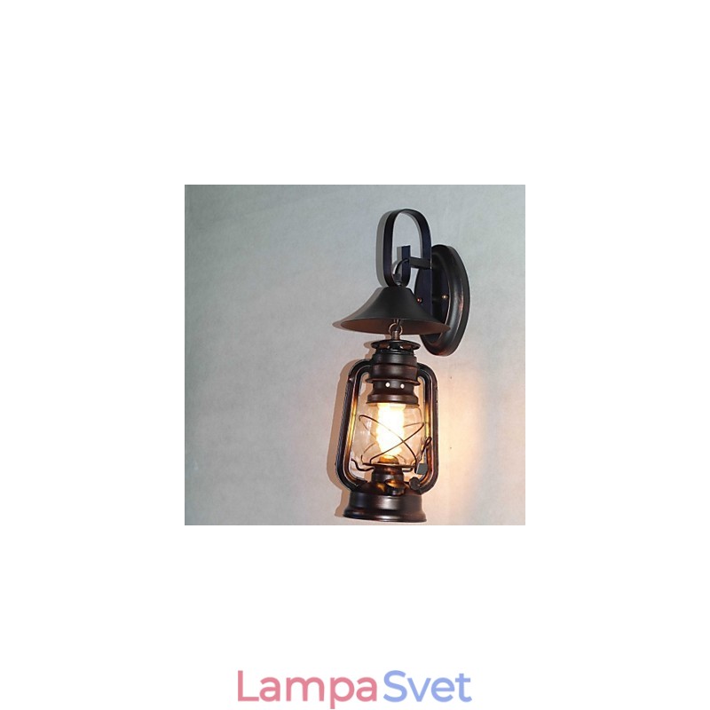 Vintage čierna kovová nástenná lampa s jedným svetlom