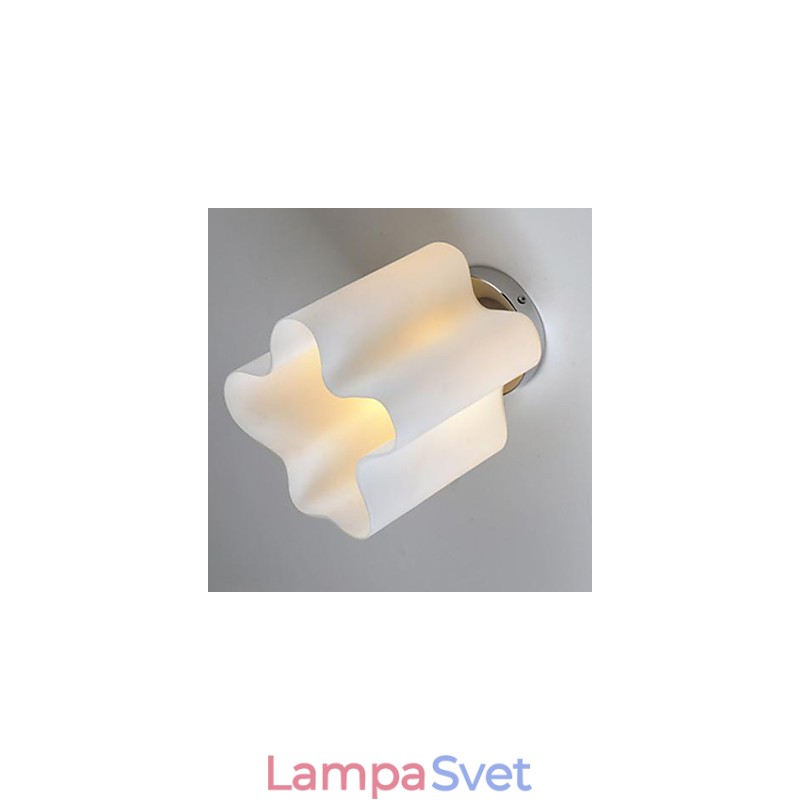 Predné lampy a lampáše Sklenené oblaky absorbujú závesné svetlo kupoly