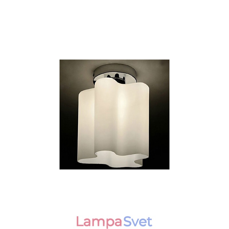 Predné lampy a lampáše Sklenené oblaky absorbujú závesné svetlo kupoly
