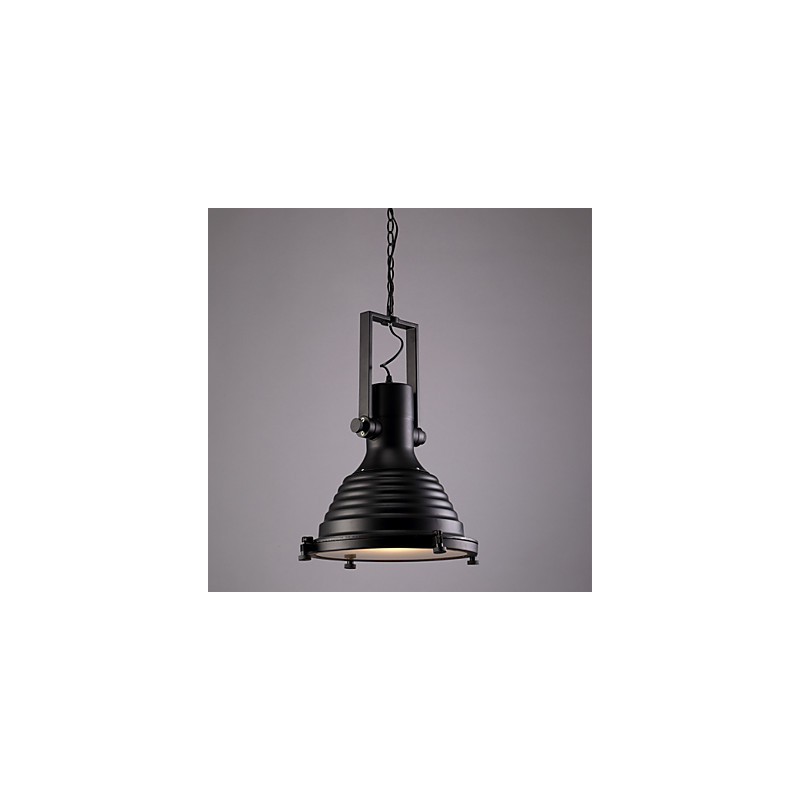 Čierna retro železná závesná lampa a sklenené tienidlo