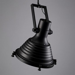 Čierna retro železná závesná lampa a sklenené tienidlo