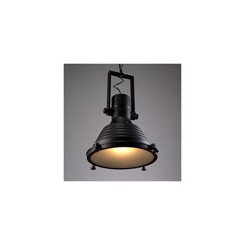 Čierna retro železná závesná lampa a sklenené tienidlo