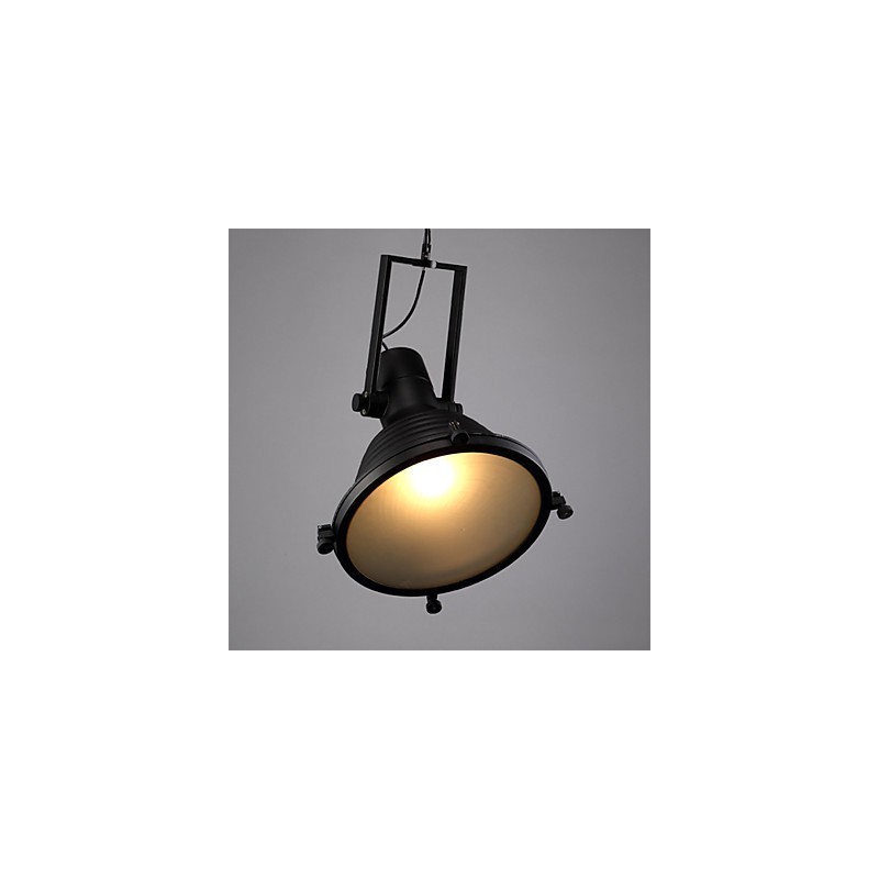 Čierna retro železná závesná lampa a sklenené tienidlo
