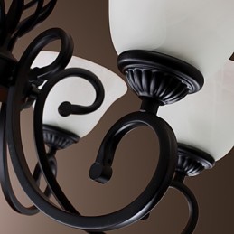 Tradičný klasický luster v štýle sviečky