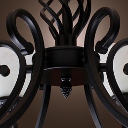 Tradičný klasický luster v štýle sviečky