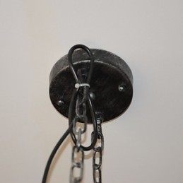 Podkrovná lampa zohráva úlohu kreatívneho priemyselného vetra, ktorý obnovuje staroveké spôsoby potrubia Droplight